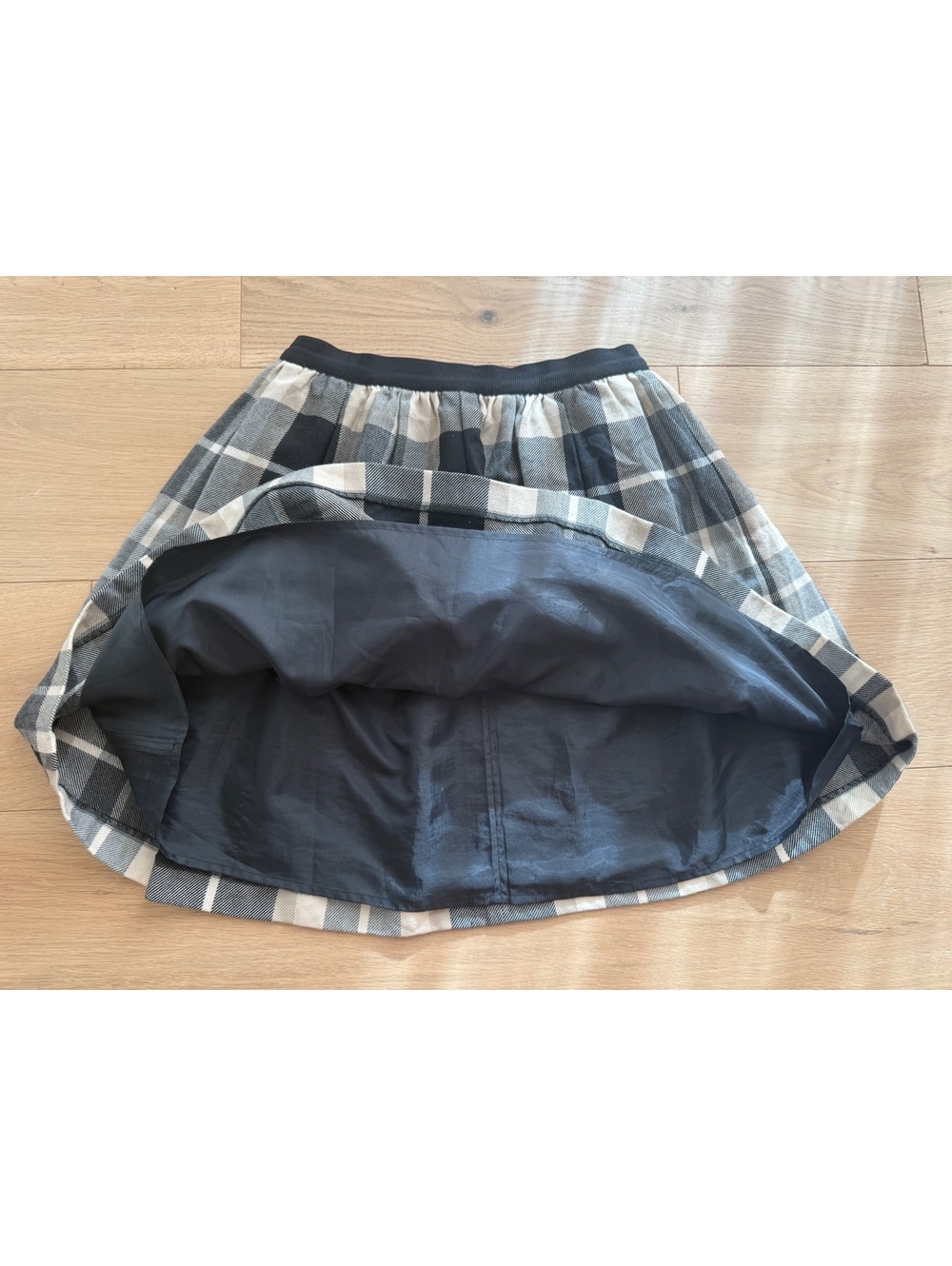 Burberry Blue Label Wool Plaid Mini Skirt Size 38 Black Gray Pleated - Picture 2 of 9